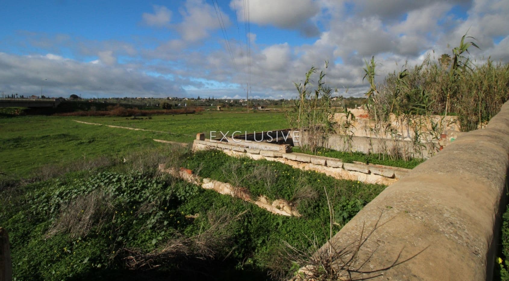 Plot with two ruins near Salgados Golf in Algarve near Praia Grande, near beach-2