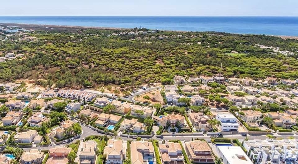 Plot in urbanization near Quinta do Lago-1