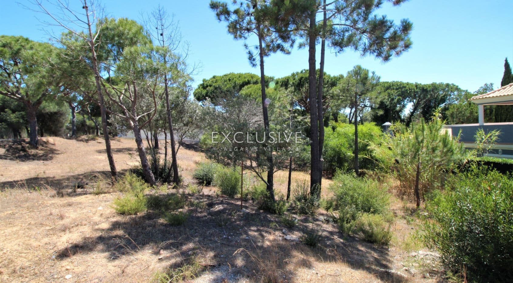 Building plot for the construction of a luxury Villa near Quinta do Lago in Central Algarve-2