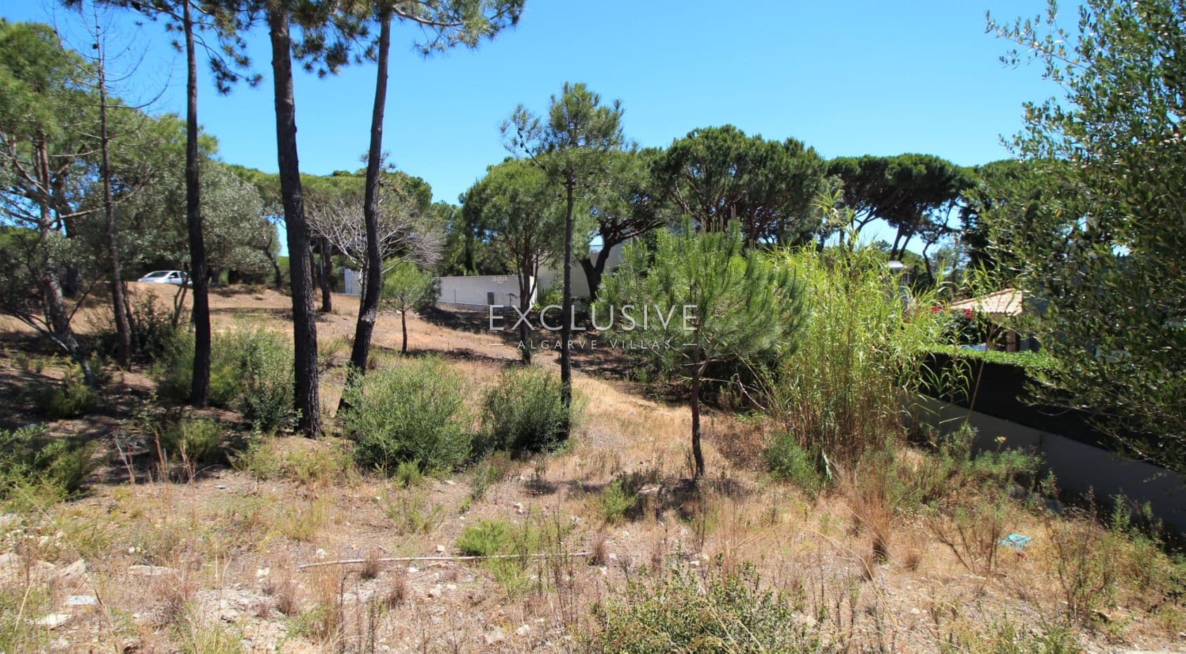Building plot for the construction of a luxury Villa near Quinta do Lago in Central Algarve-1