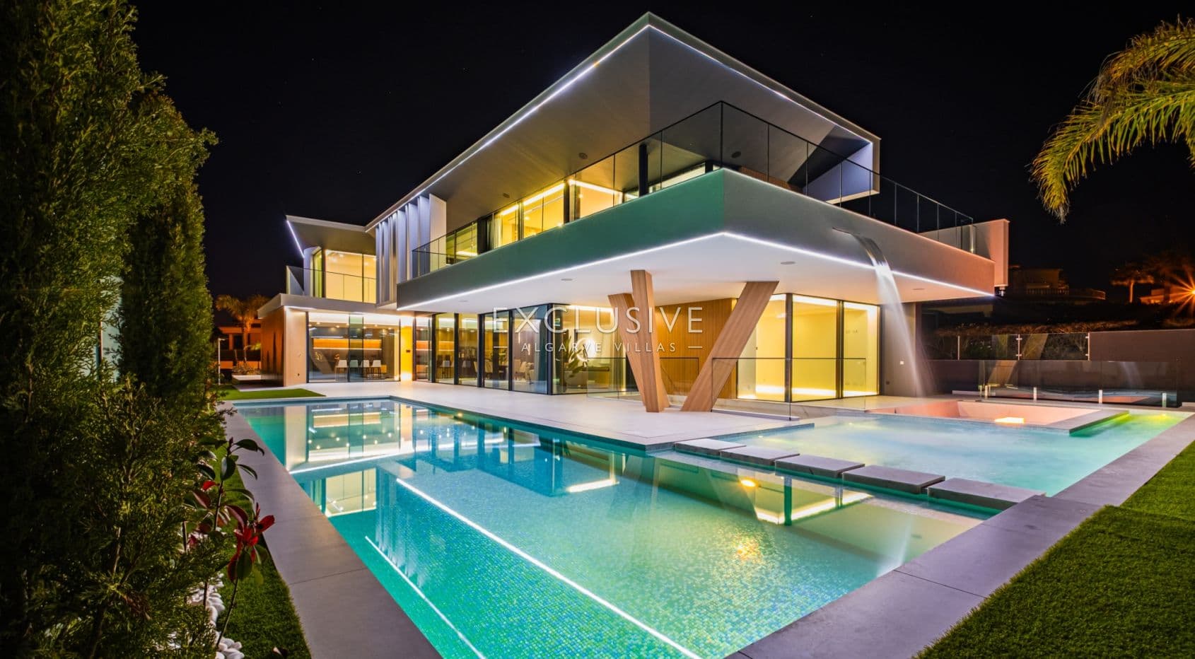 Buy Brand new 5 bedroom villa on Gale beach near Albufeira with sea views-1
