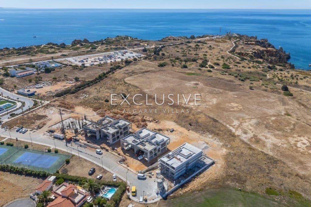 Luxurious Modern Villas in Prime Lagos Location with Stunning Sea Views-2