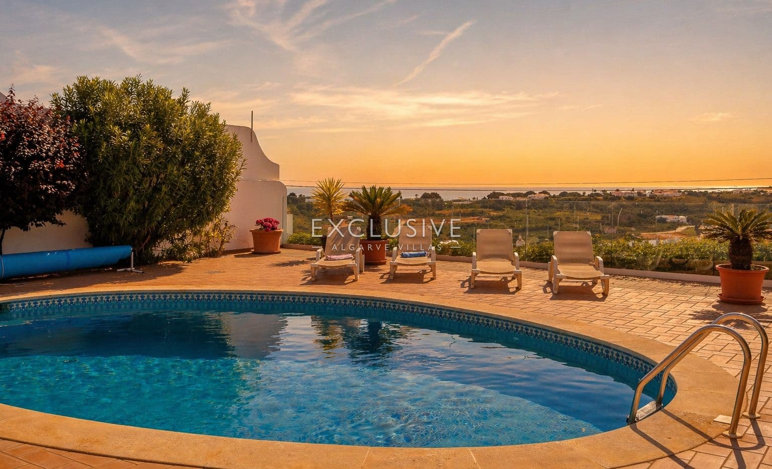Charming four bedroom villa with sea view in Albufeira, Algarve-2