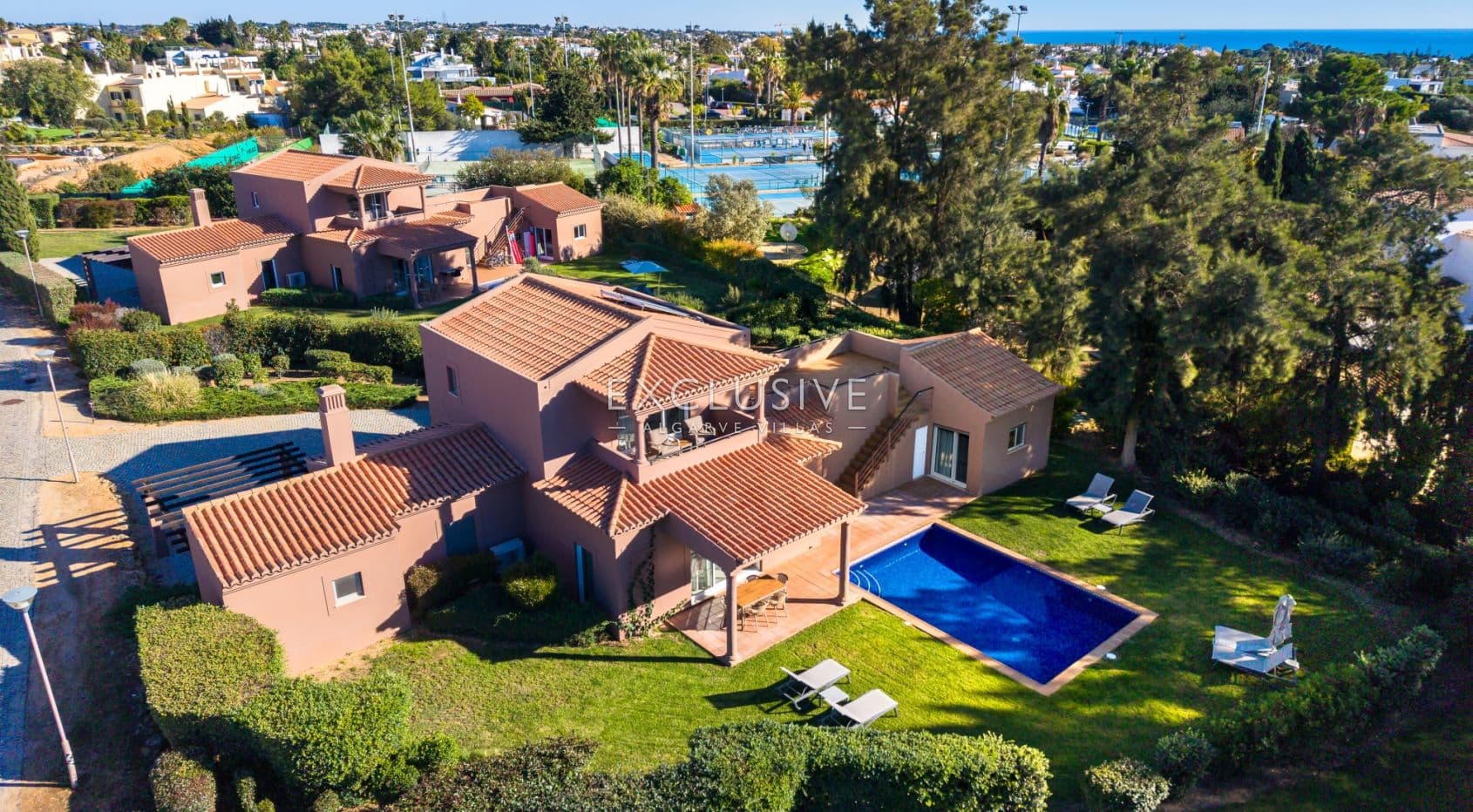 3-bedroom villas with private gardens and pools, luxury resort, Carvoeiro, Algarve-1