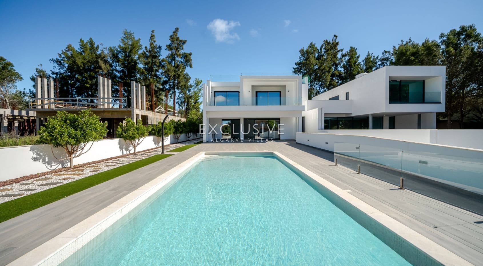 Buy a Brand New 3 Bedroom Modern Villa in Well-Sought After Vilamoura-1