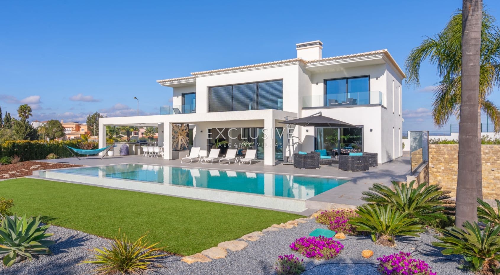 Contemporary 4 bedroom villa with pool in Carvoeiro, Algarve-1