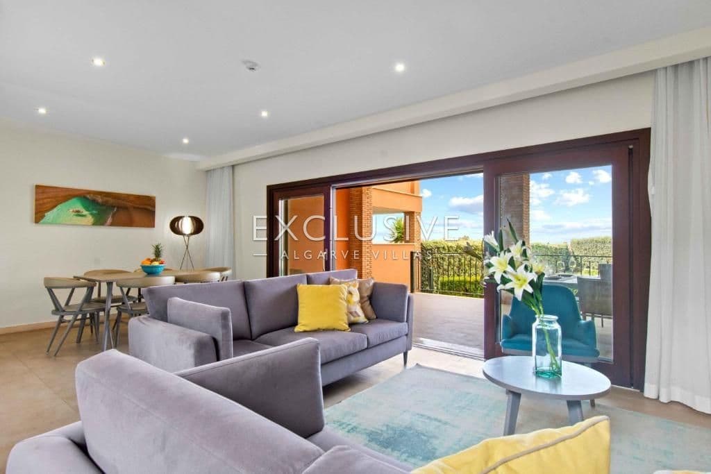 Luxury 3-Bedroom Villa with Private Pool and Sea View in Carvoeiro-2