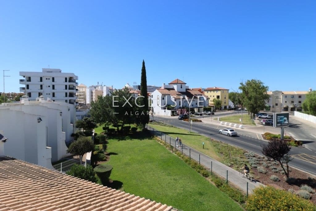 Three Bedroom Spacious Duplex Apartment in Vilamoura-1