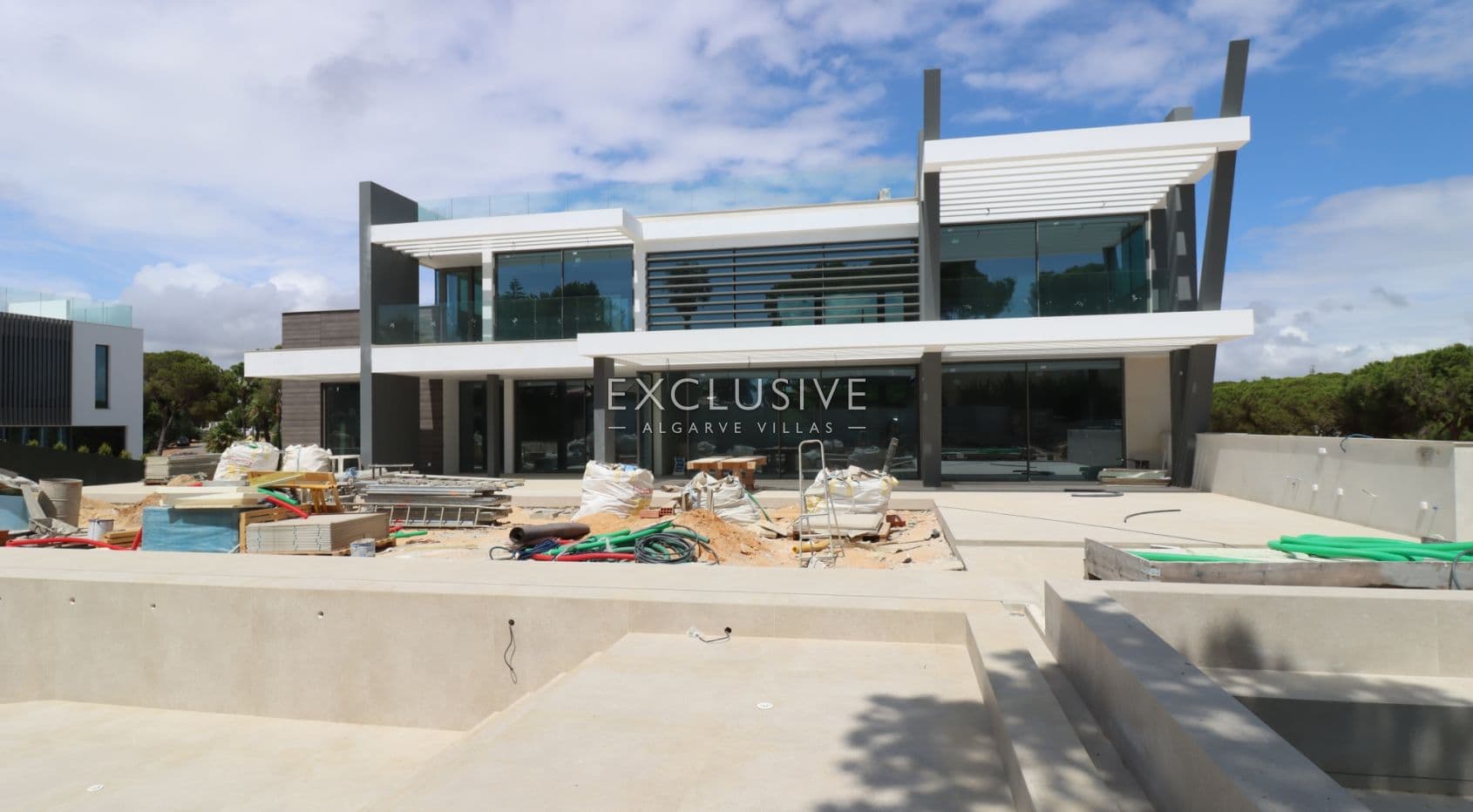 Contemporary villa in Vilasol Golf resort, Algarve-1