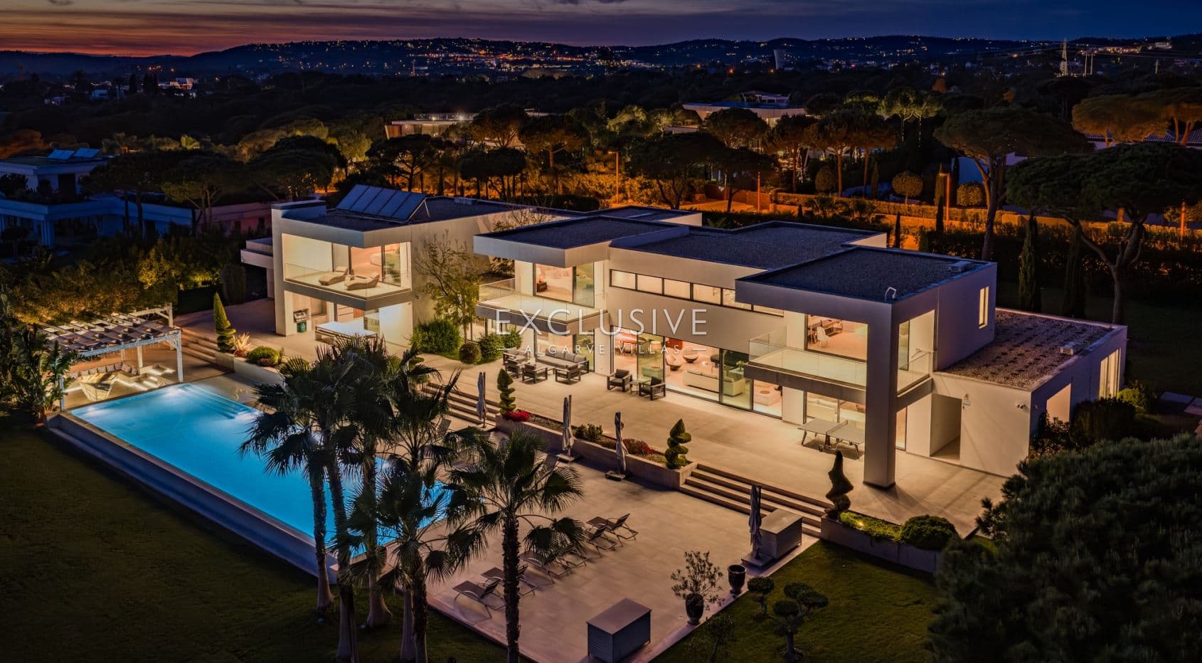 Sophisticated 5+3 Bedroom Villa in Vilamoura’s Prestigious Pinhal Velho-1