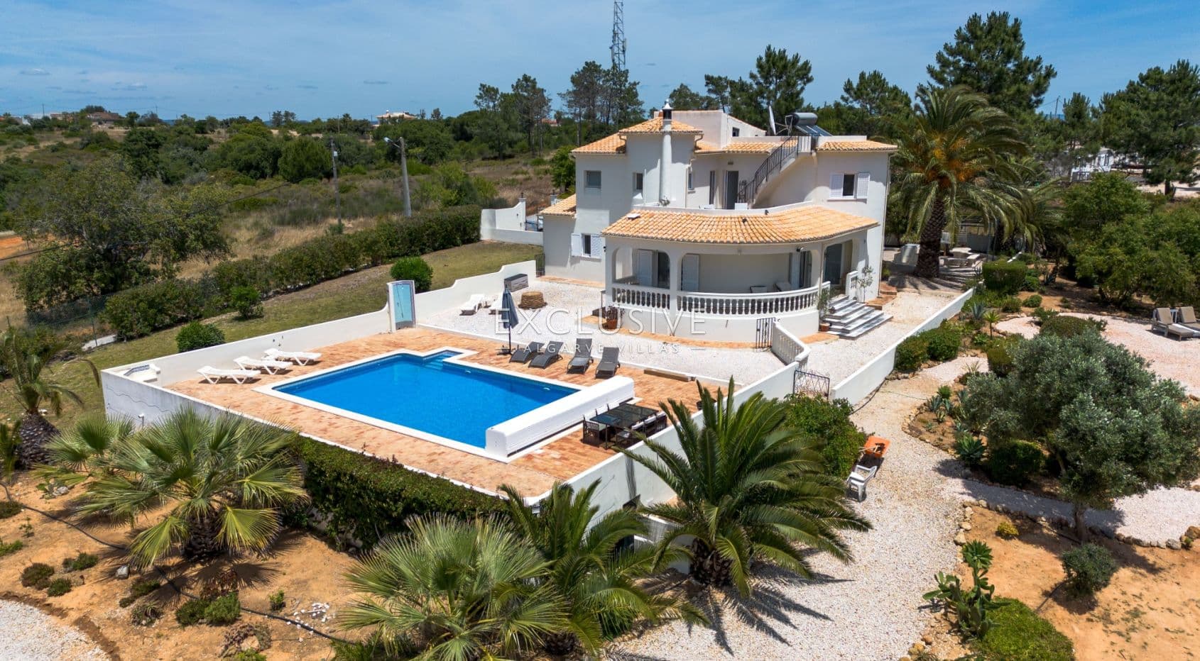 Exclusive 4+1 bedroom Villa with heated pool on 7910m2 plot in Porches, Algarve-1
