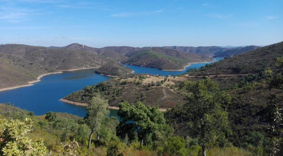 Buy stunning Waterfront plot for villa or tourism project near messines Algarve