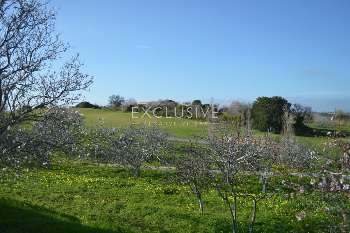 Stunning views plot by the golf course in Boavista - Lagos