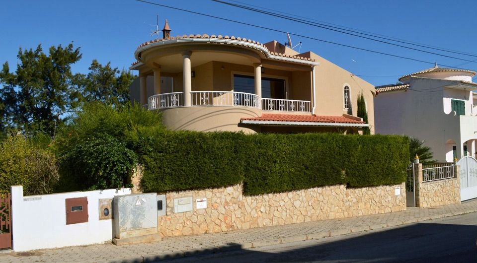 Spacious villa with very high quality interiors in Lagos Center