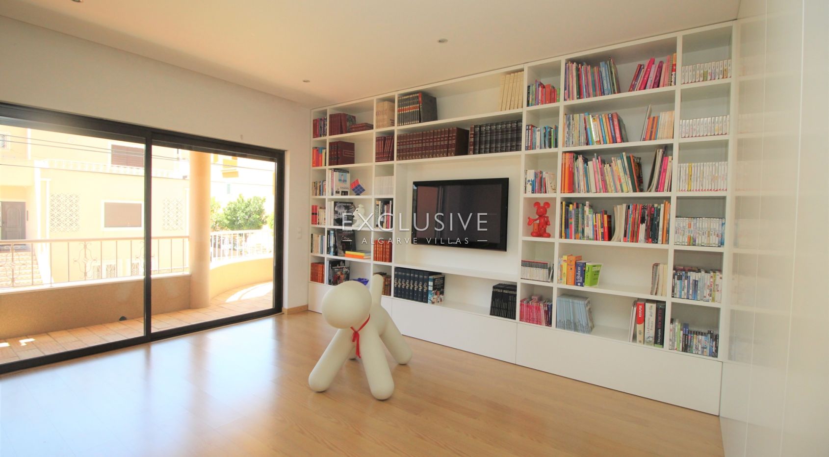 Spacious villa with very high quality interiors in Lagos Center