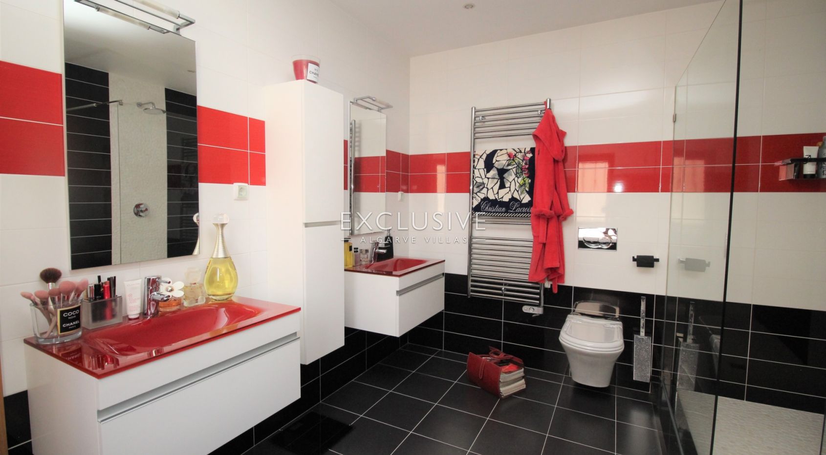 Spacious villa with very high quality interiors in Lagos Center
