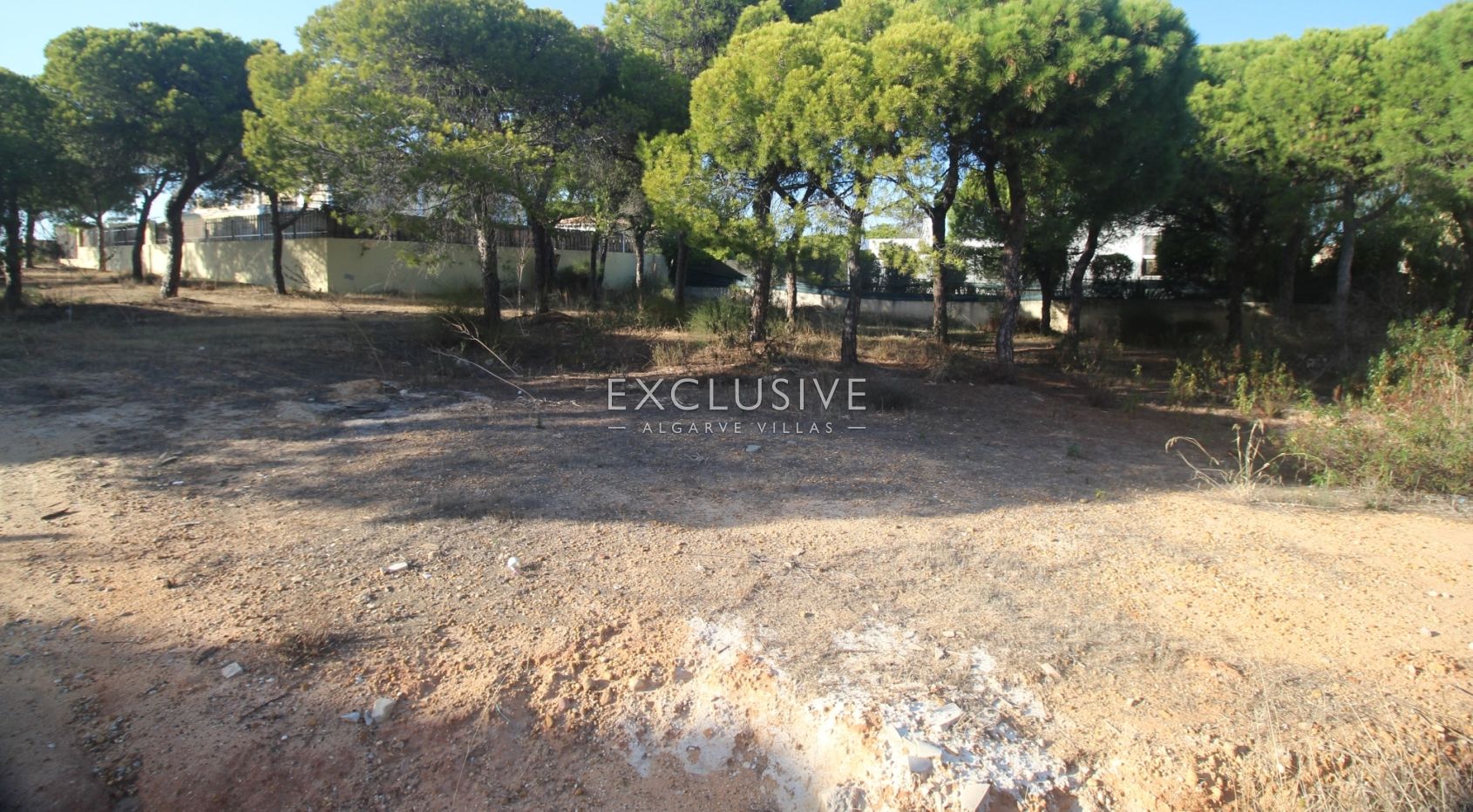 Plot for construction of a villa near Quinta do lago