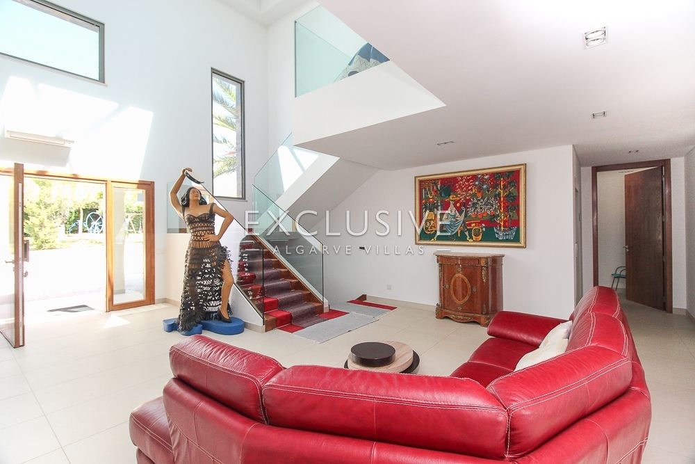 Large ocean front villa with 5 bedrooms near Alvor