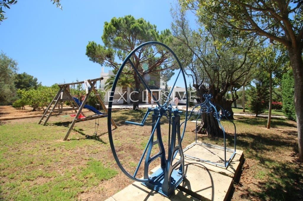 Large ocean front villa with 5 bedrooms near Alvor