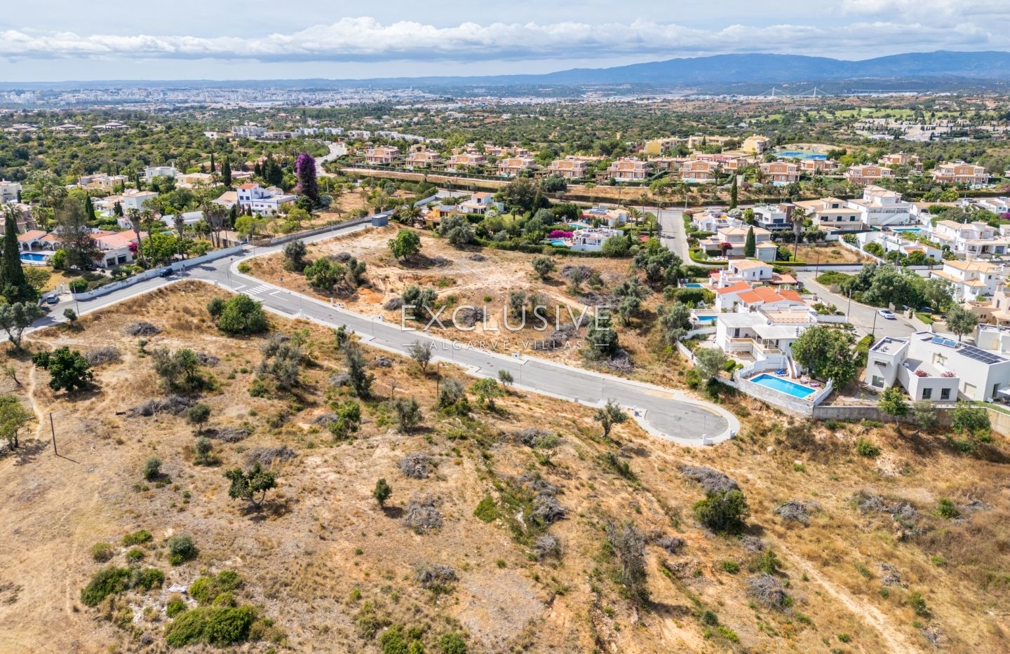 Plot in new urbanization by Presa da Moura, Carvoeiro