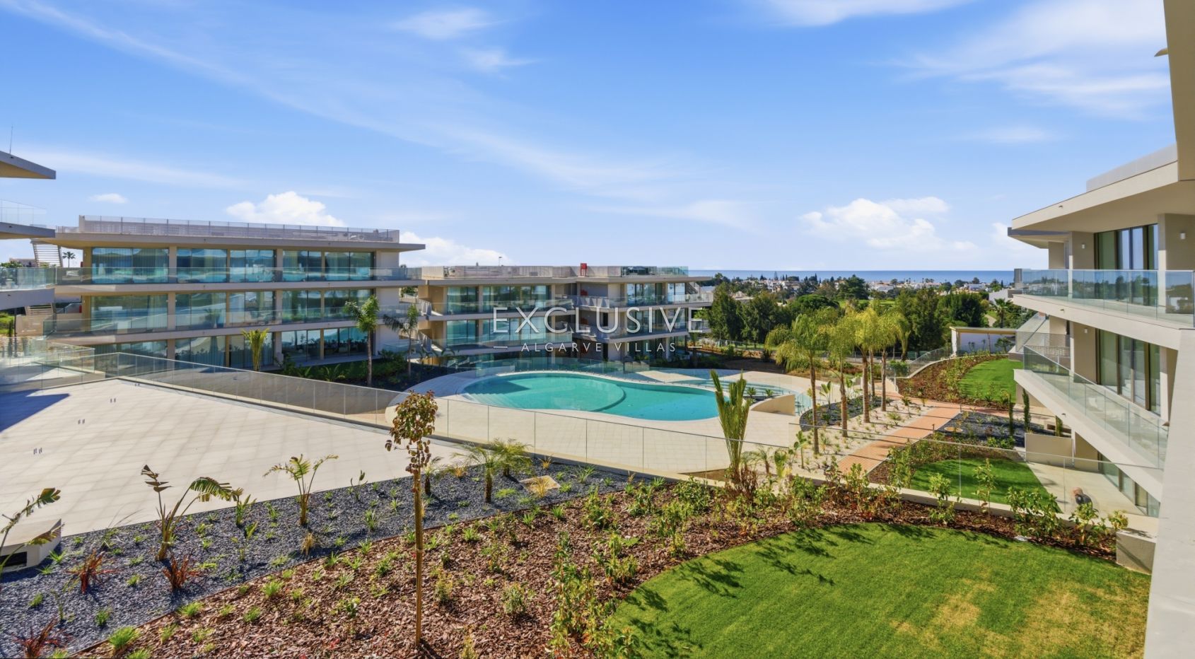 Fantastic 2 bedroom apartments, luxury resort, in Carvoeiro, Algarve