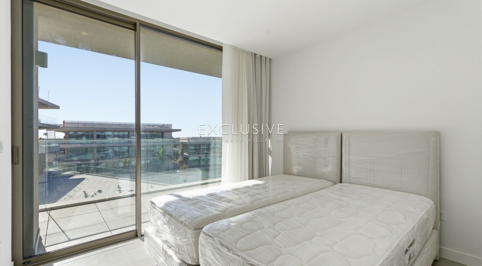 Fantastic 2 bedroom apartments, luxury resort, in Carvoeiro, Algarve