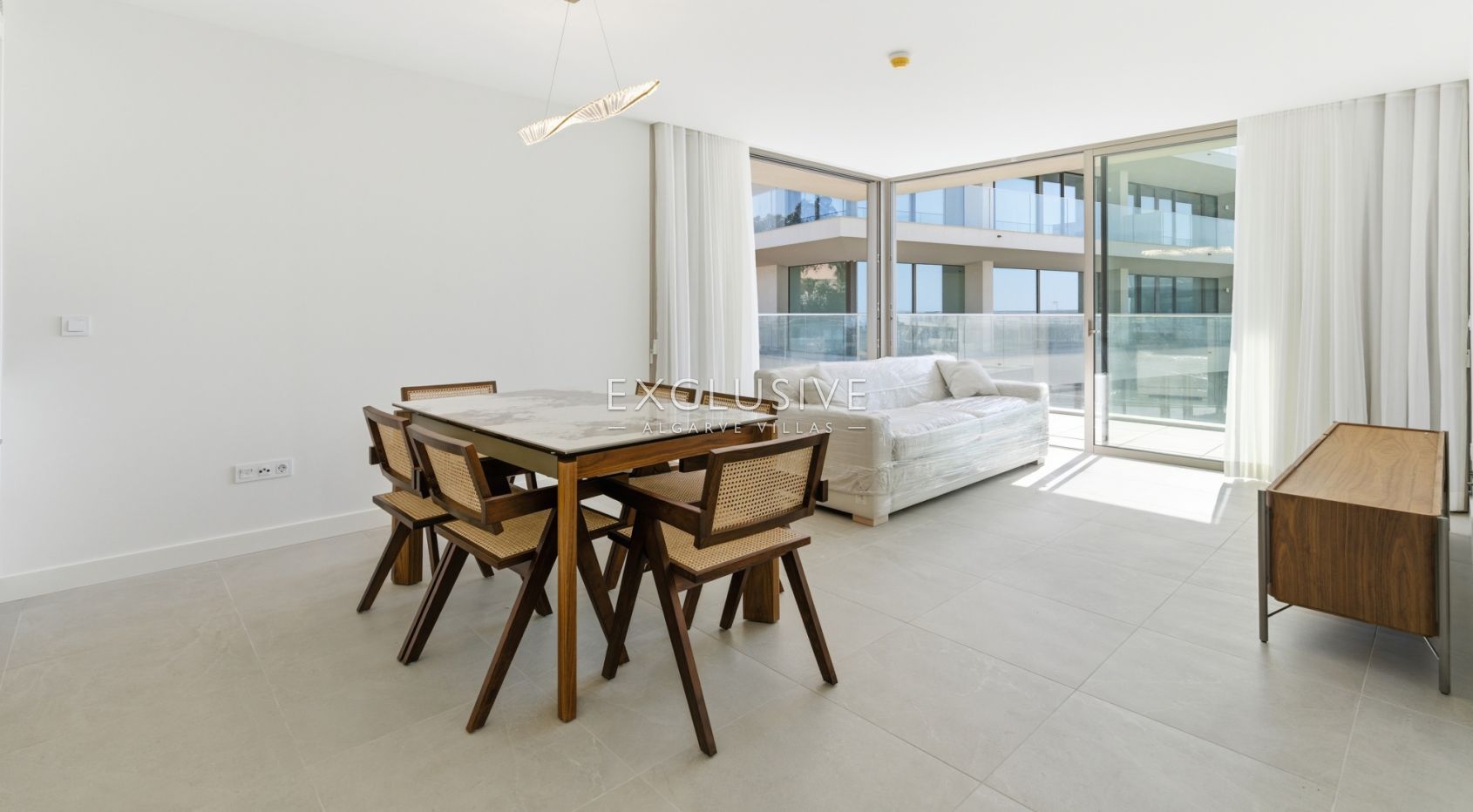 Fantastic 2 bedroom apartments, luxury resort, in Carvoeiro, Algarve