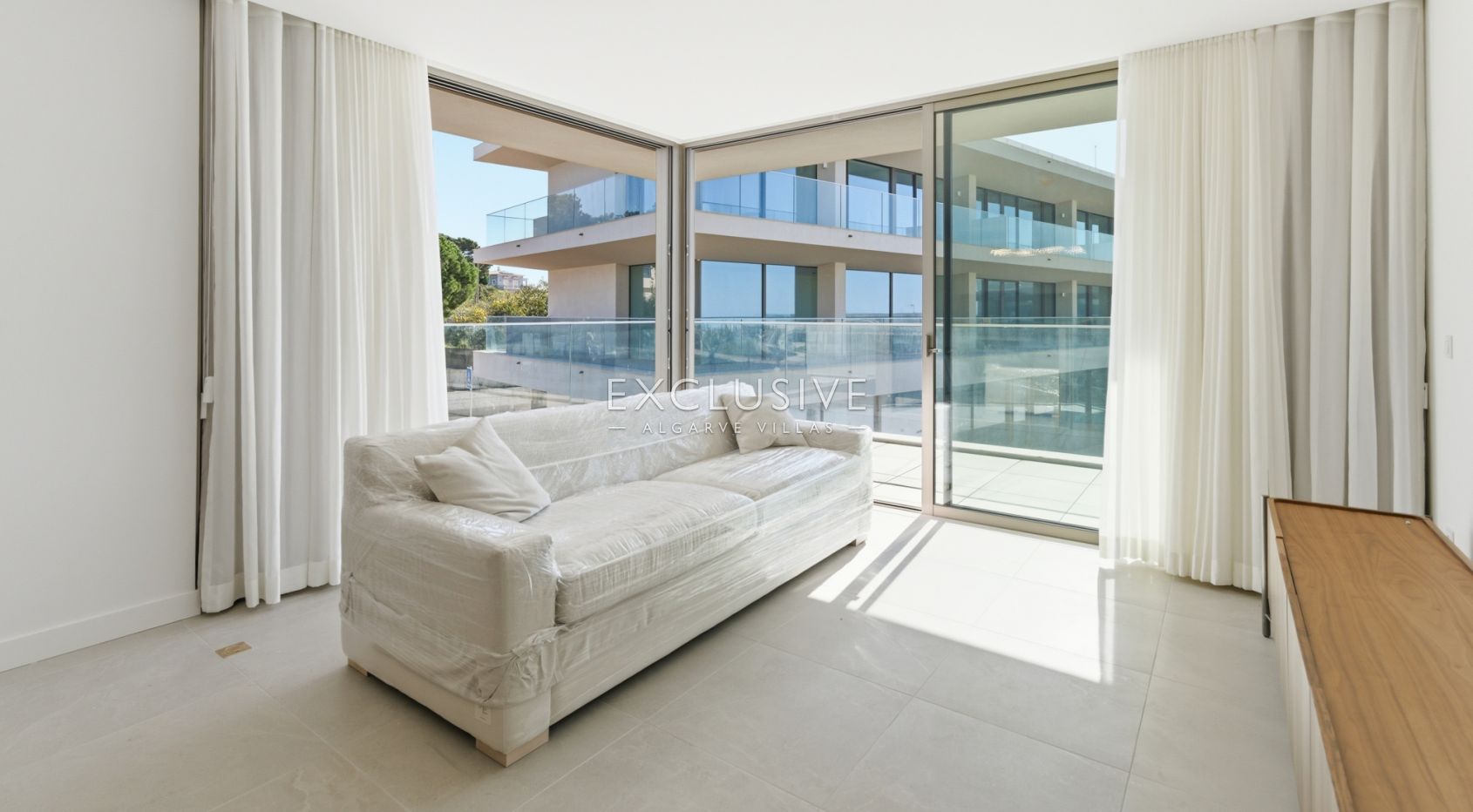 Fantastic 2 bedroom apartments, luxury resort, in Carvoeiro, Algarve