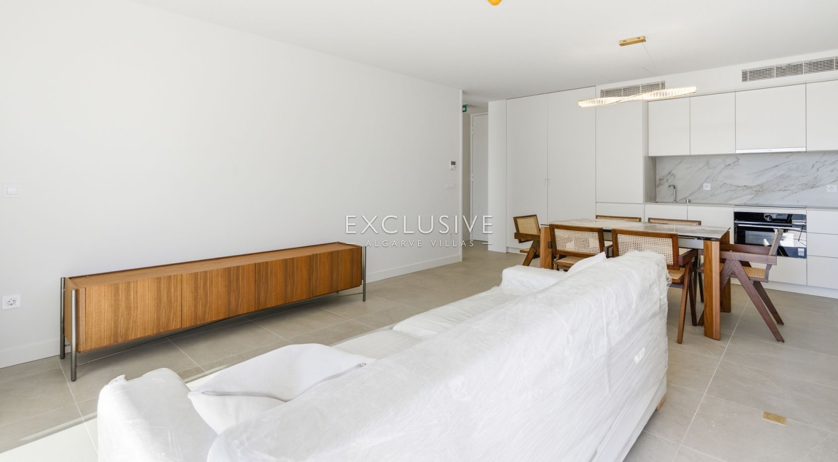 Fantastic 2 bedroom apartments, luxury resort, in Carvoeiro, Algarve