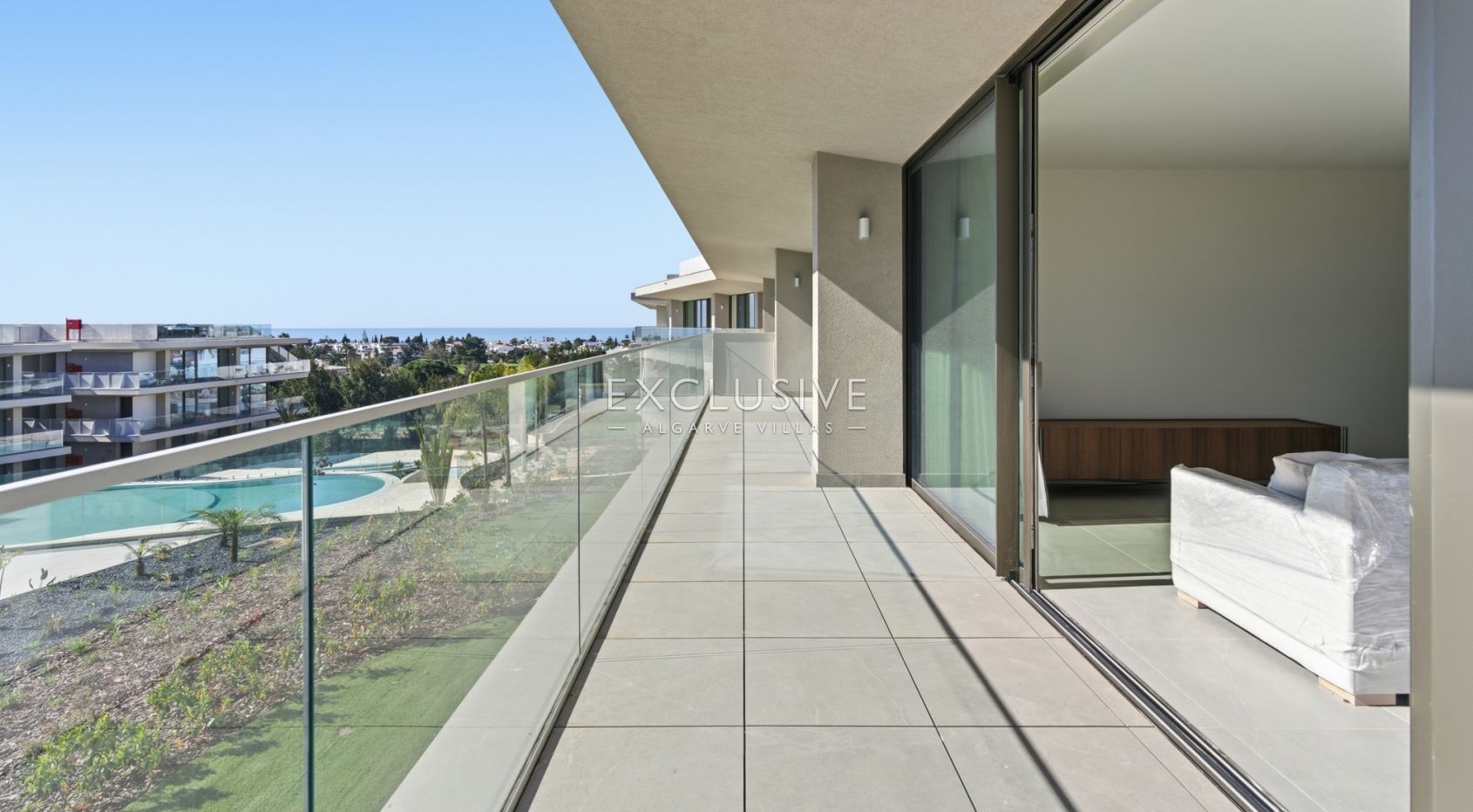 Fantastic 2 bedroom apartments, luxury resort, in Carvoeiro, Algarve
