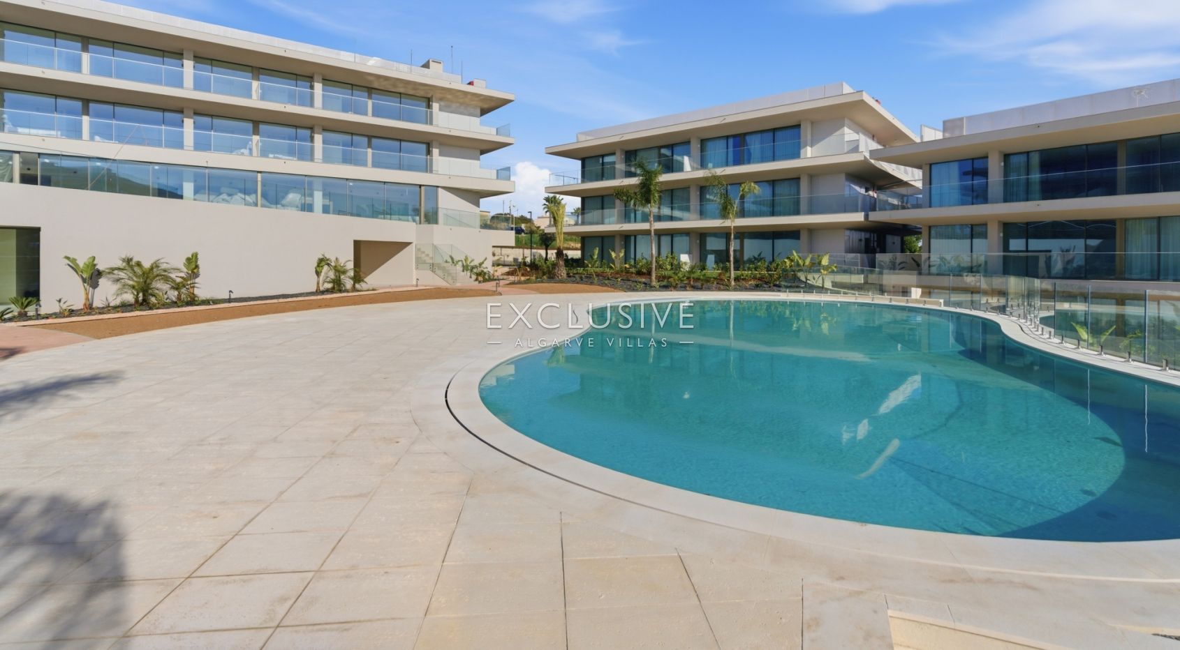 Fantastic 2 bedroom apartments, luxury resort, in Carvoeiro, Algarve