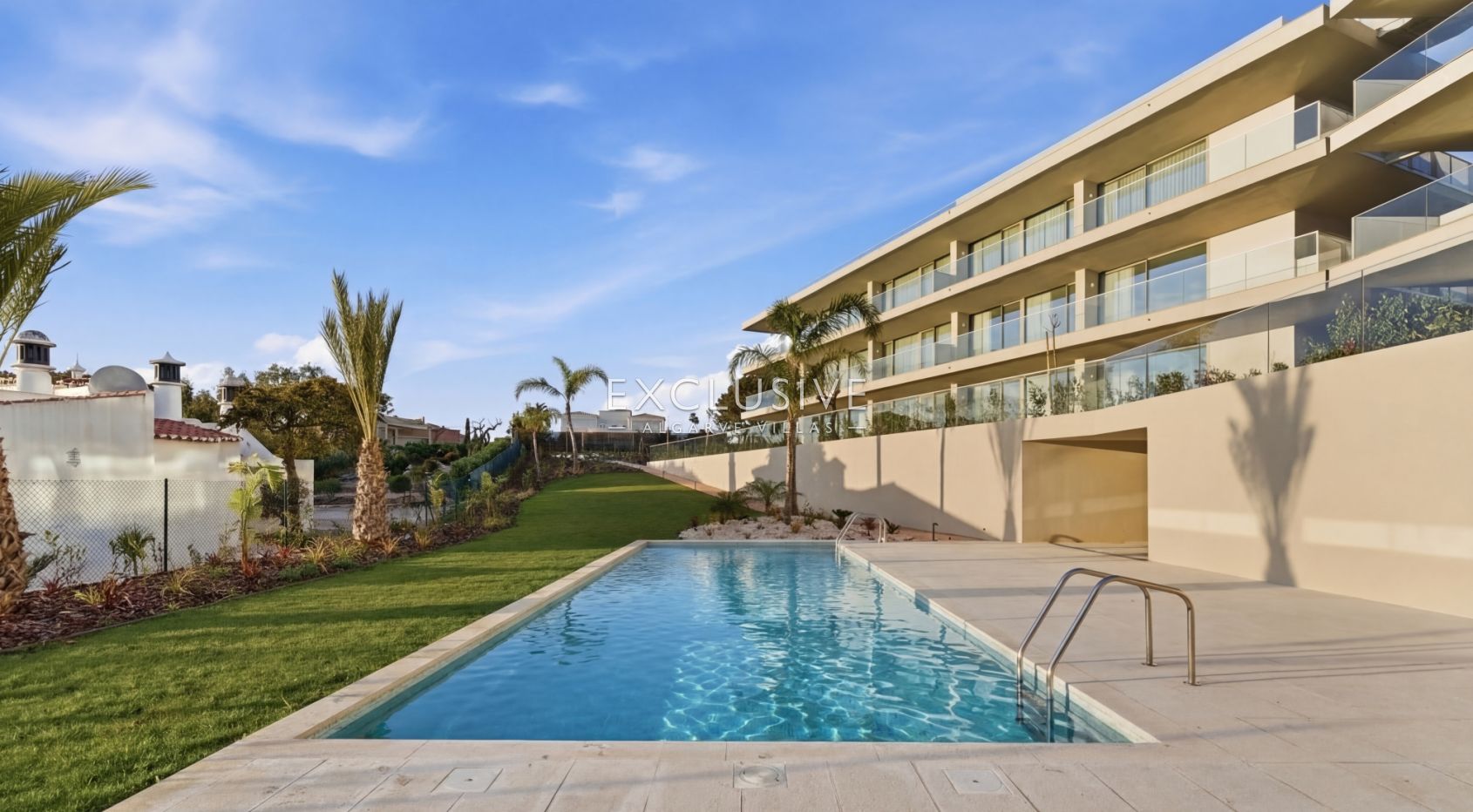 Fantastic 2 bedroom apartments, luxury resort, in Carvoeiro, Algarve
