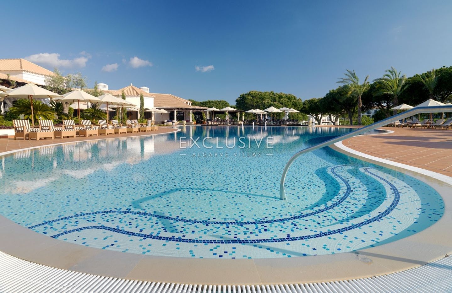 Fantastic 2 bedrooms apartment, overlooking golf course, Albufeira, Algarve