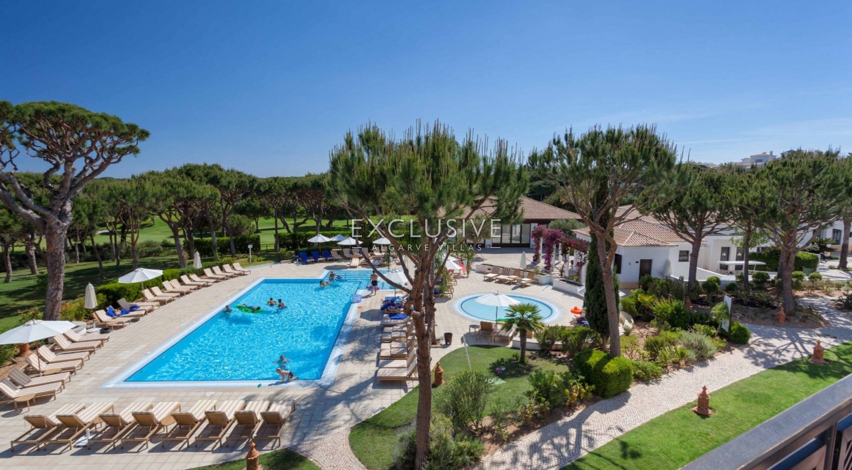 3 bedroom apartments in golf resort, walking distance to the beach, in Albufeira, Algarve