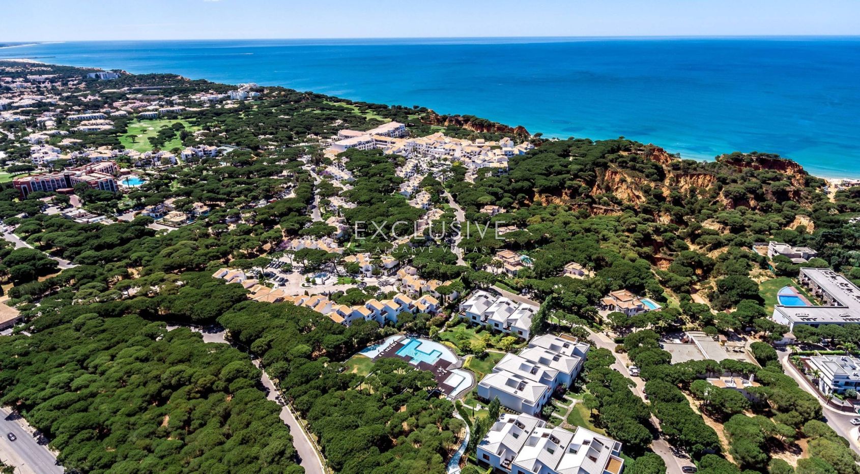 3 bedroom apartments in golf resort, walking distance to the beach, in Albufeira, Algarve