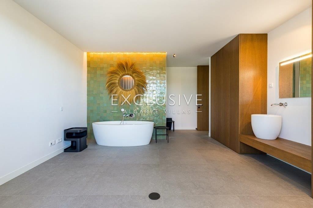 Package deal of 2 contemporary villas with equestrian centre in Central Algarve-Portugal