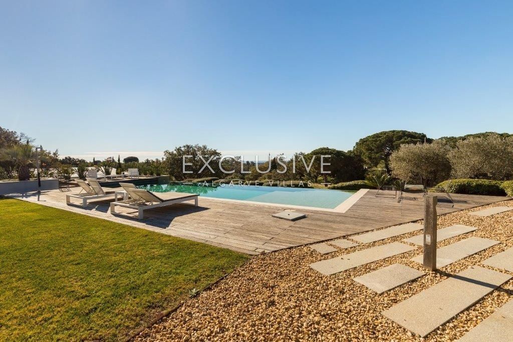 Equestrian horse property with stables and riding facilities in Algarve, Portugal