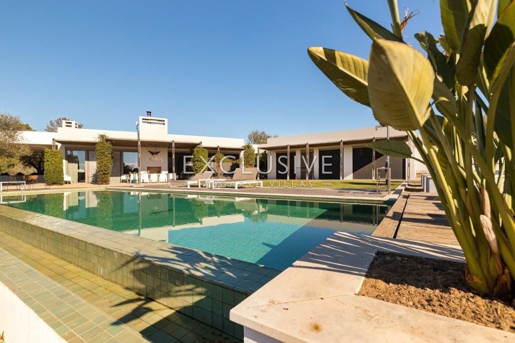 Equestrian horse property with stables and riding facilities in Algarve, Portugal