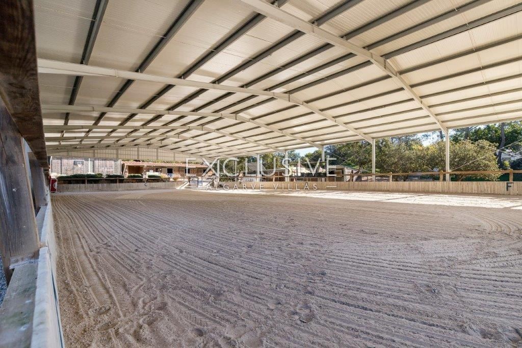 Equestrian horse property with stables and riding facilities in Algarve, Portugal