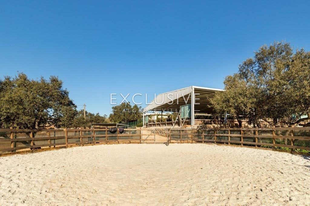 Equestrian horse property with stables and riding facilities in Algarve, Portugal