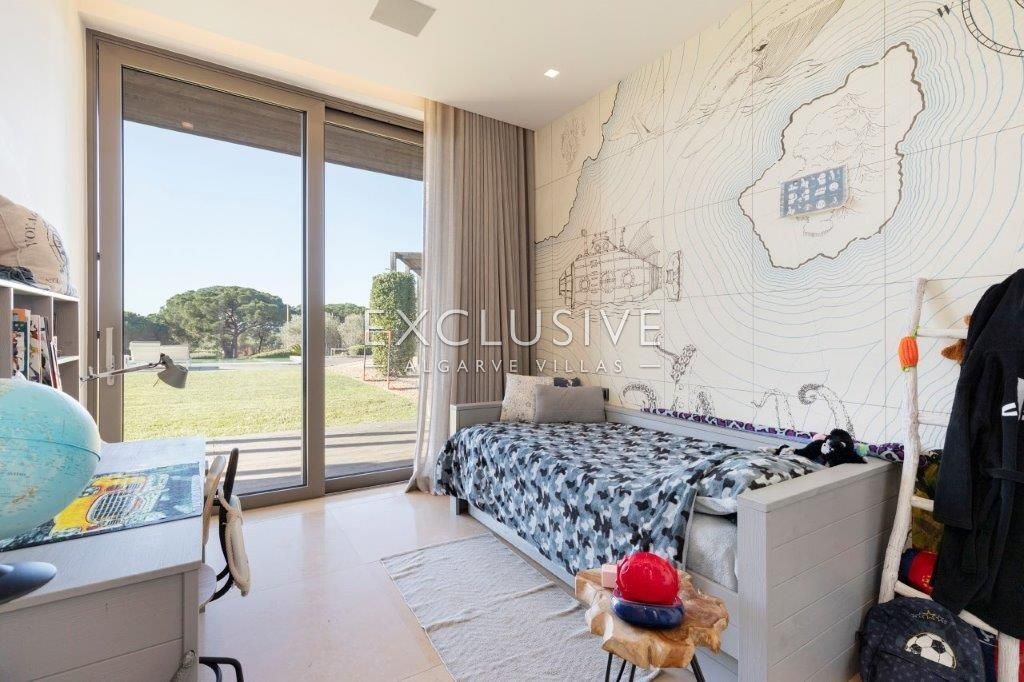Equestrian horse property with stables and riding facilities in Algarve, Portugal