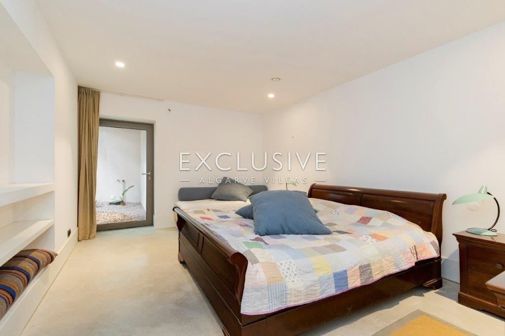 Equestrian horse property with stables and riding facilities in Algarve, Portugal