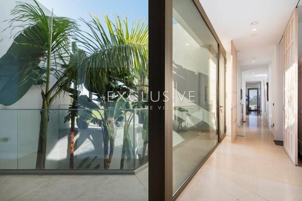 Equestrian horse property with stables and riding facilities in Algarve, Portugal