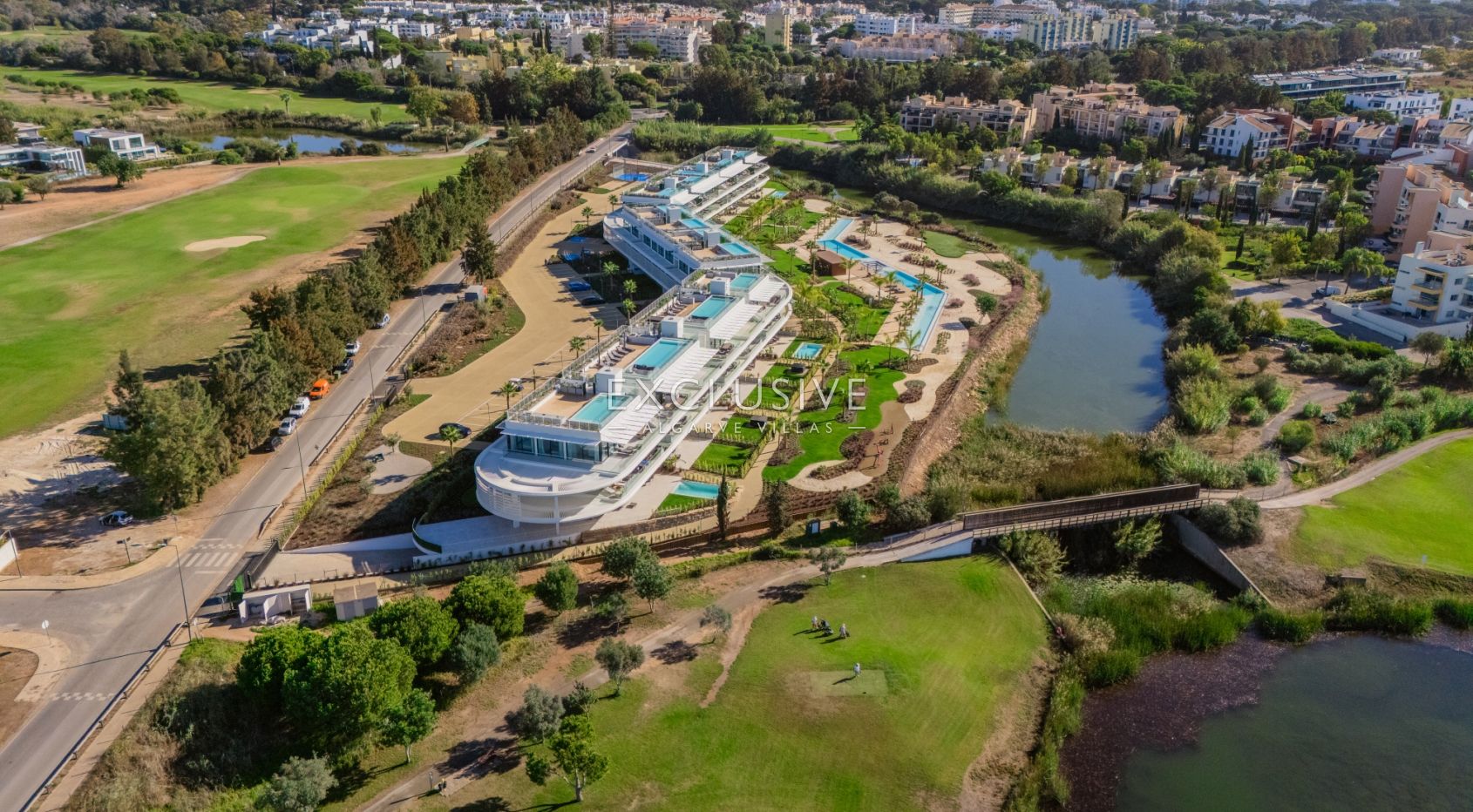 Buy luxury 3 Bedroom contemporary penthouse in Vilamoura with golf and ocean views