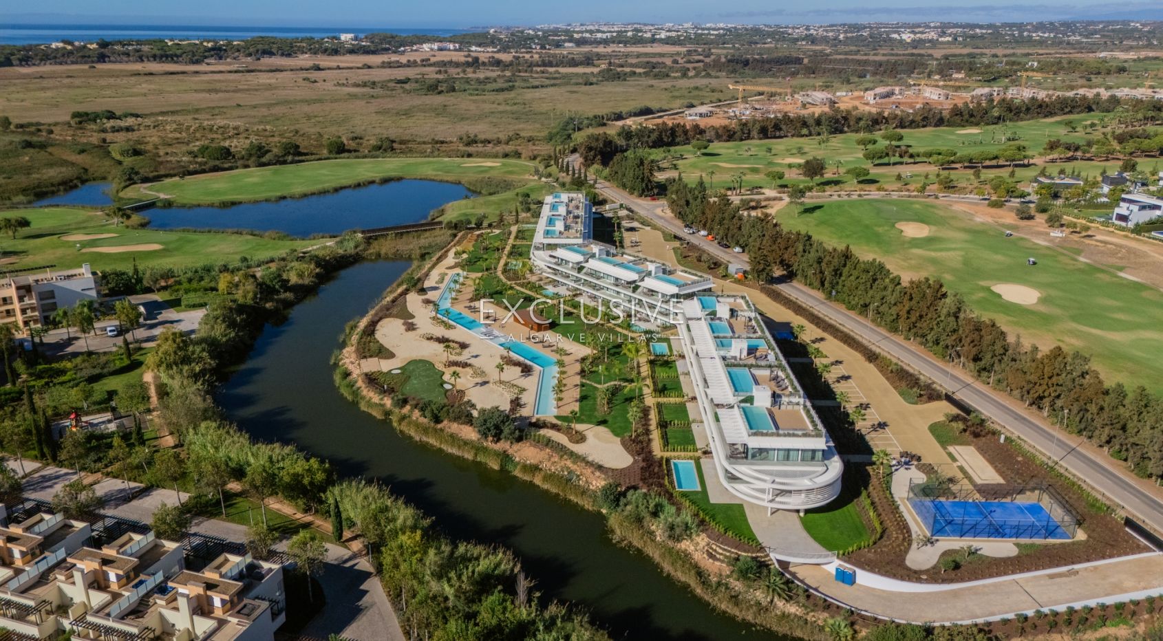 Buy luxury 3 Bedroom contemporary penthouse in Vilamoura with golf and ocean views