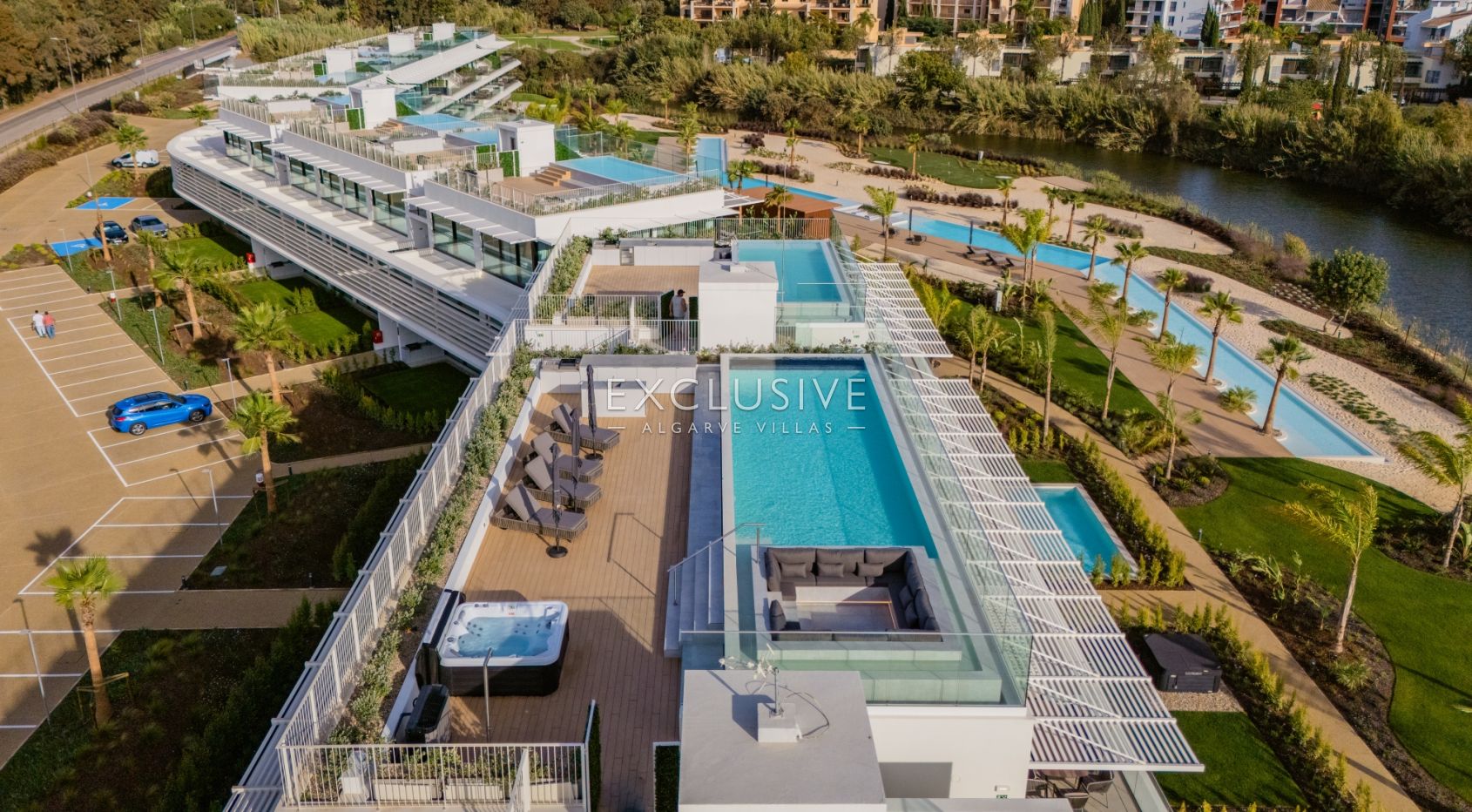Buy luxury 3 Bedroom contemporary penthouse in Vilamoura with golf and ocean views
