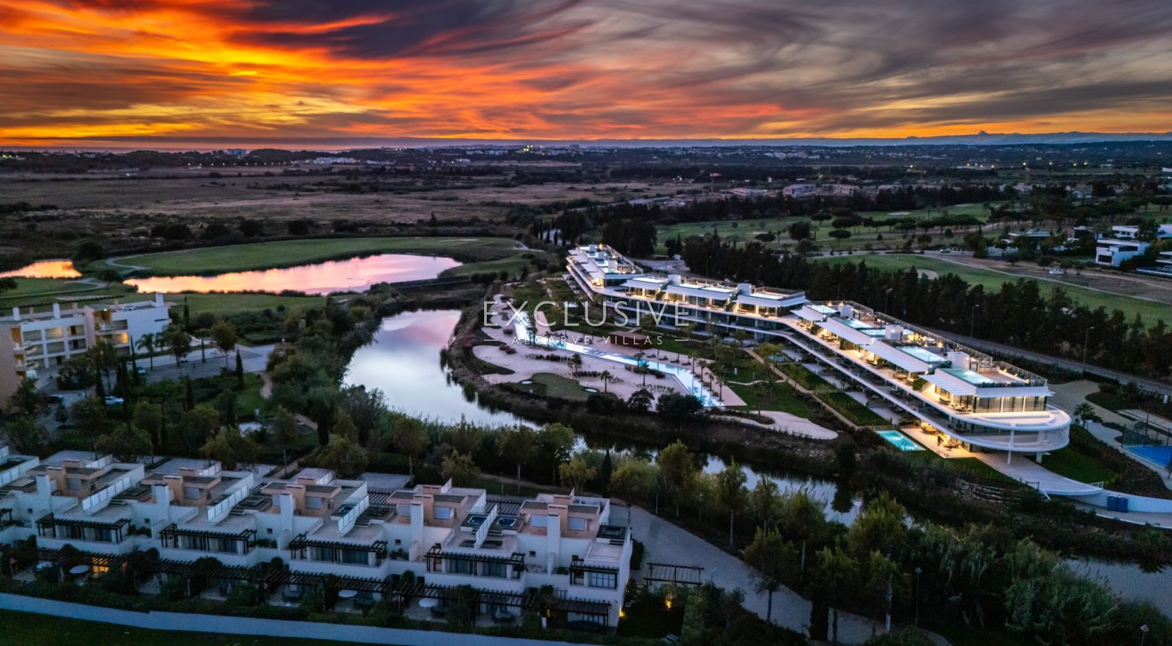 Buy luxury 3 Bedroom contemporary penthouse in Vilamoura with golf and ocean views