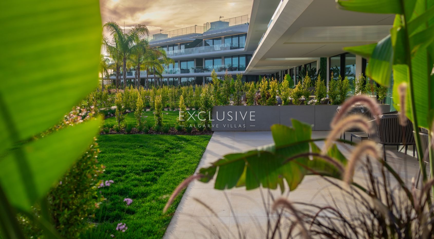 Buy luxury 3 Bedroom contemporary penthouse in Vilamoura with golf and ocean views