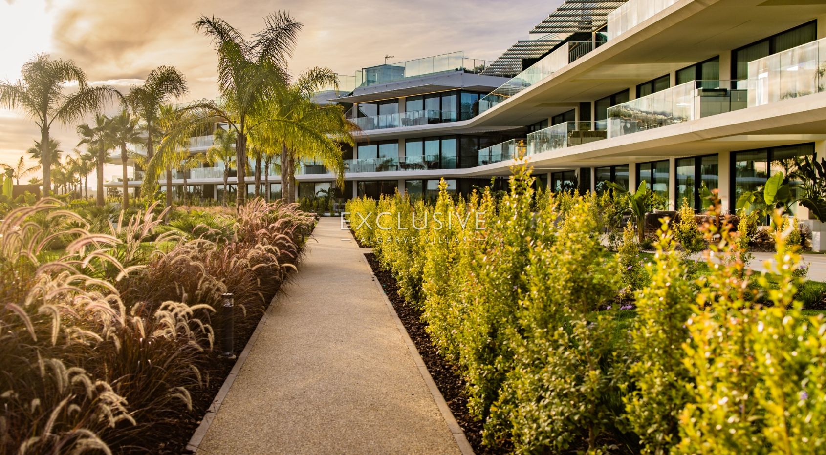 Buy luxury 3 Bedroom contemporary penthouse in Vilamoura with golf and ocean views