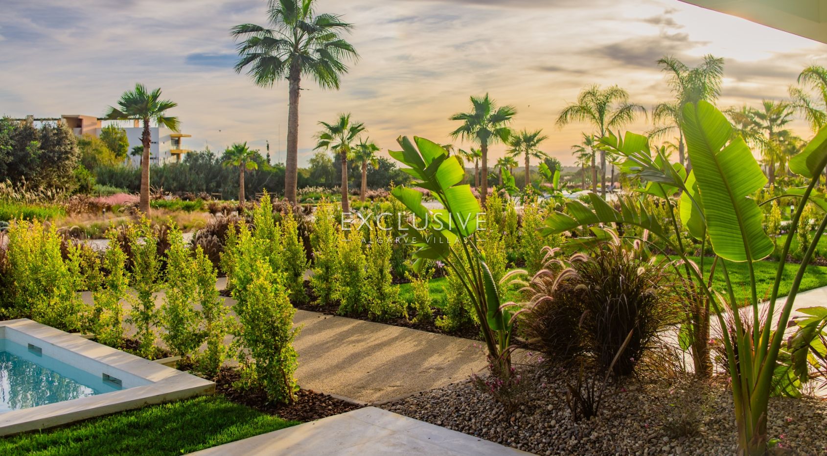 Buy luxury 3 Bedroom contemporary penthouse in Vilamoura with golf and ocean views
